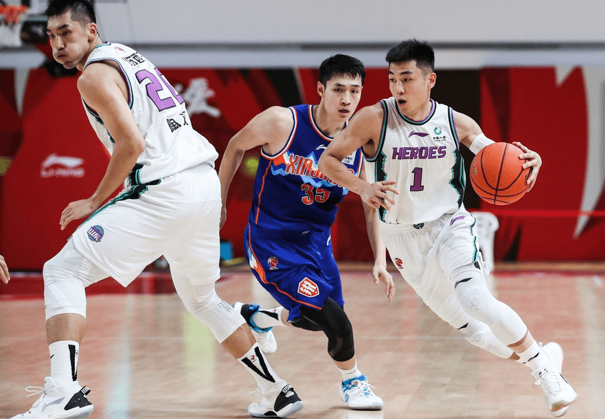 天津队横扫灰熊，高诗岩扛起全队