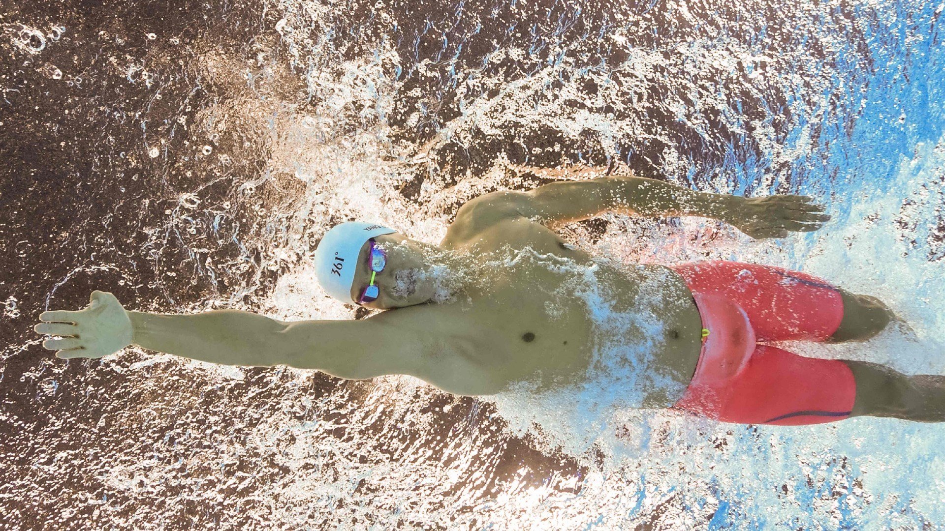 当沙漠之箭刺穿地中海蓝，凯恩在欧冠之巅的终极加冕