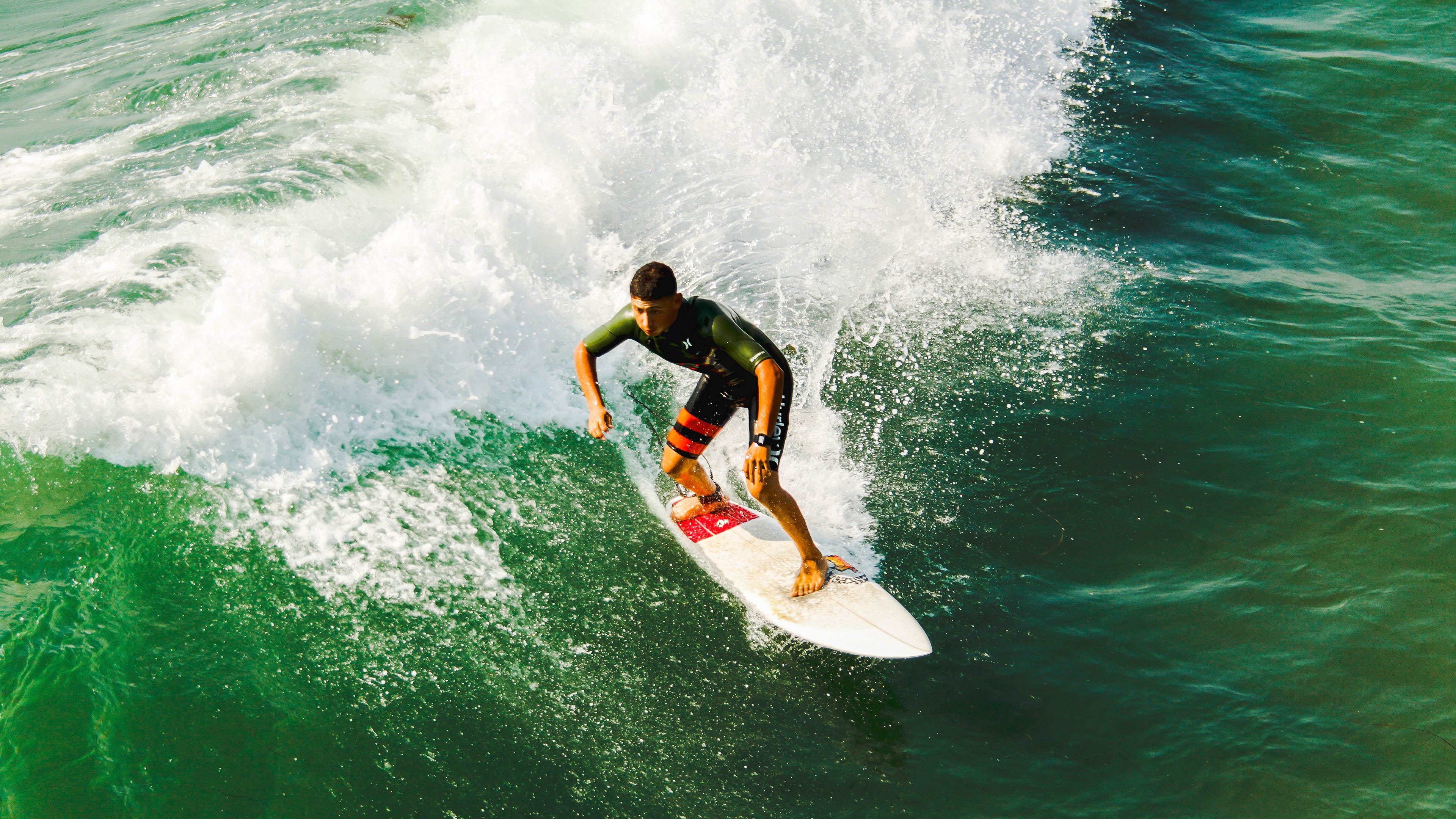 那不勒斯战术棋局,以空间换时间,苏亚雷斯的钝刀切割曼联防线