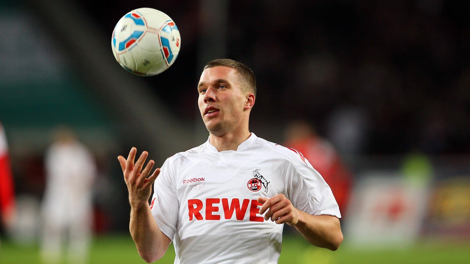 从墨西哥斩落德国到梅西成为关键先生,足球世界里的唯一性时刻